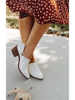 Madewell The Brady Lowcut Bootie in Vintage Canvas size 5 1/2